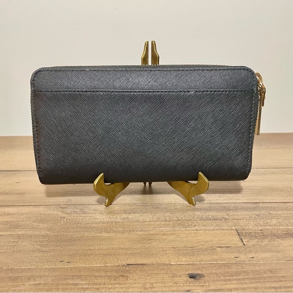 Kate Spade Morgan zip around leather large wallet good used condition. Black. - Picture 2 of 7